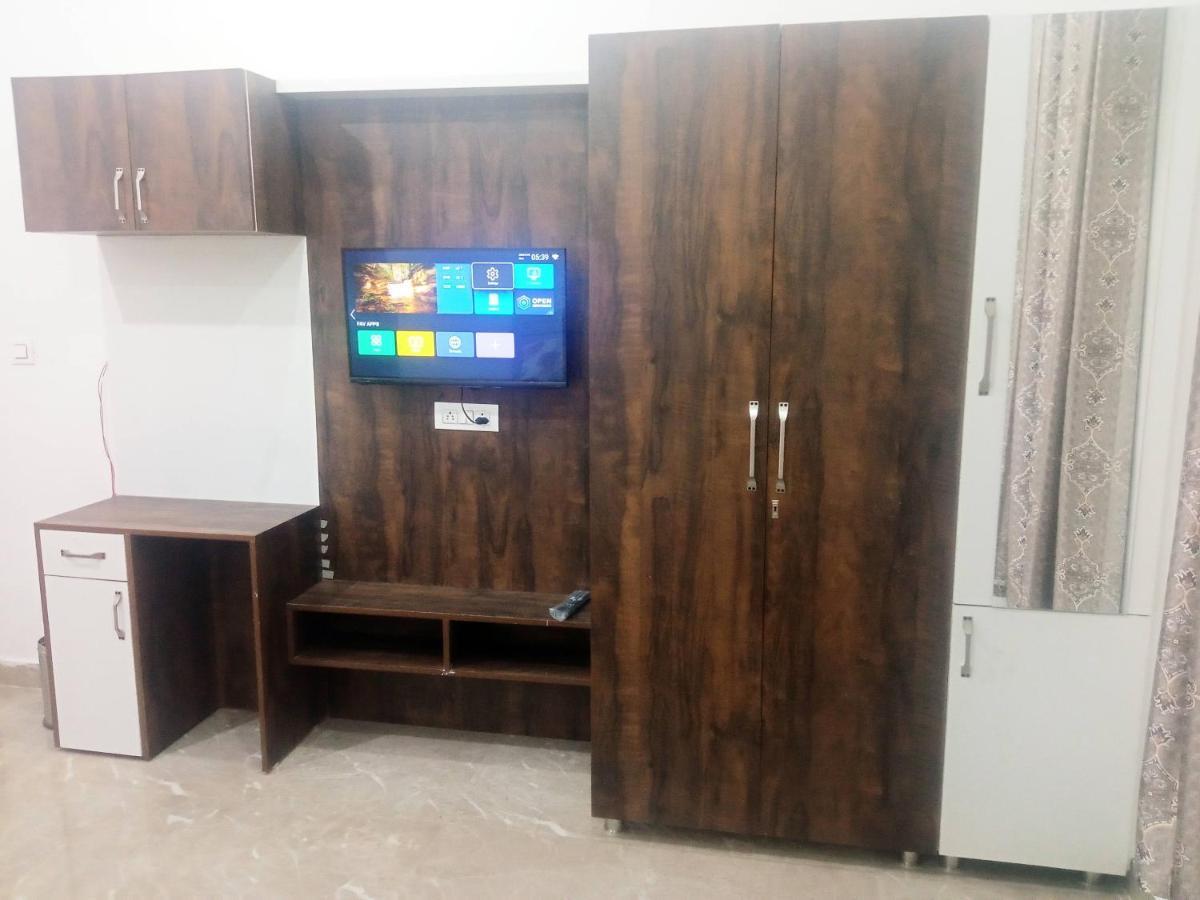 Travelodge Homestay บีร์ ภายนอก รูปภาพ