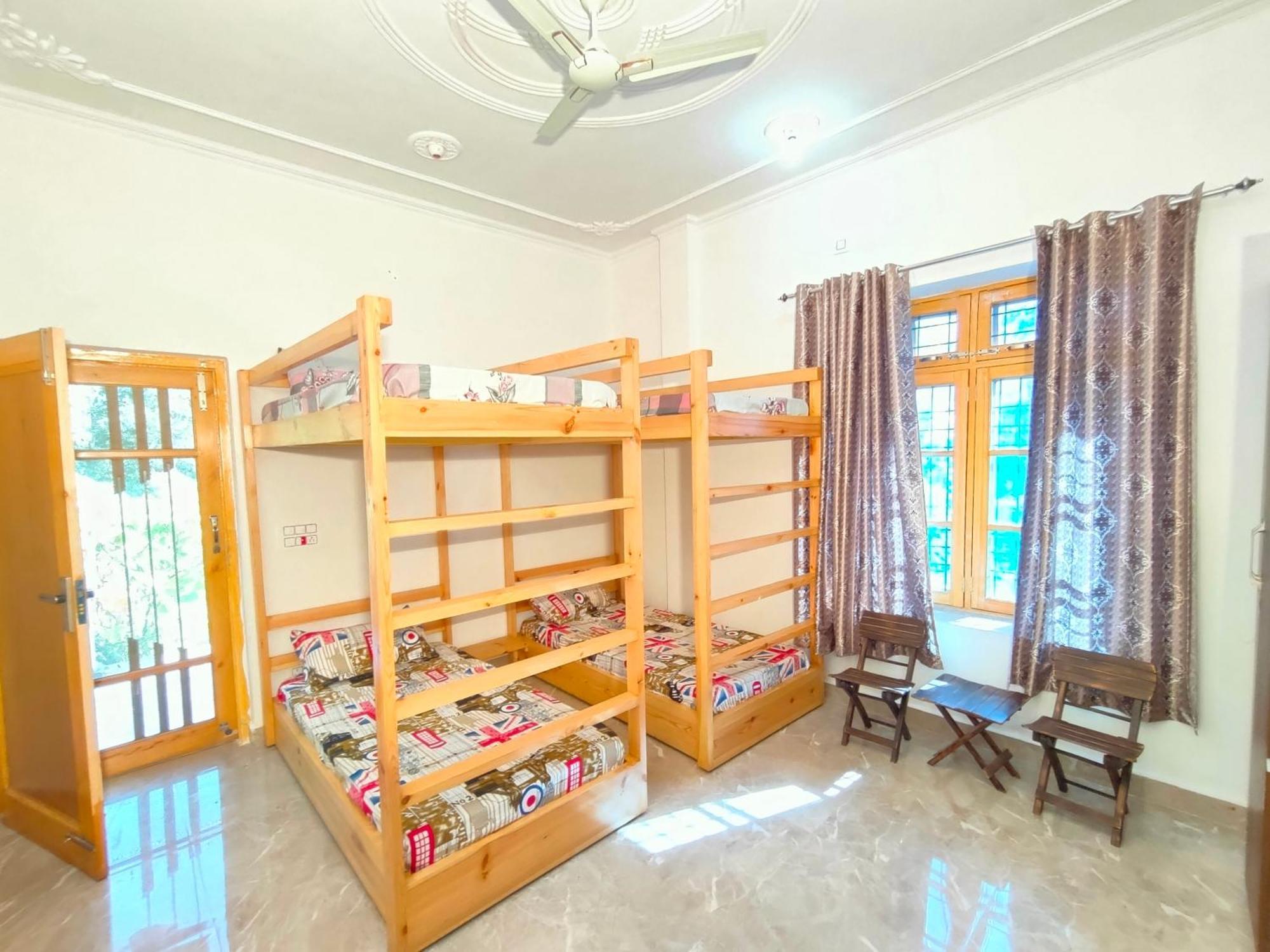 Travelodge Homestay บีร์ ภายนอก รูปภาพ